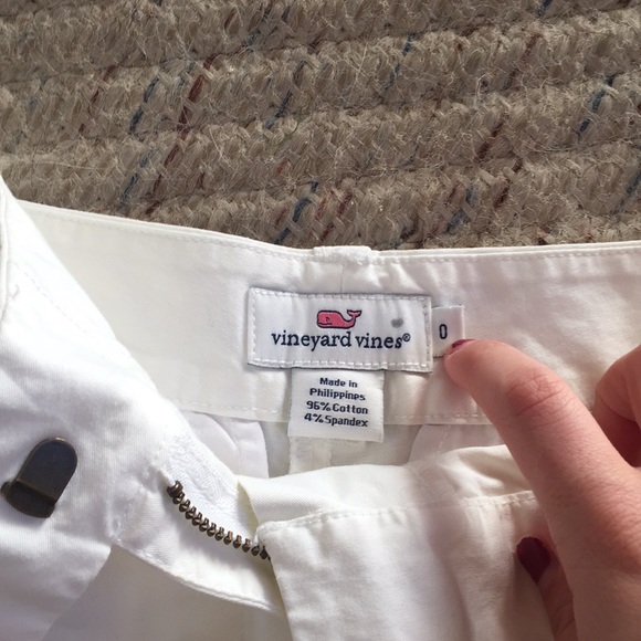 Vineyard vines white women shorts - Picture 3 of 3